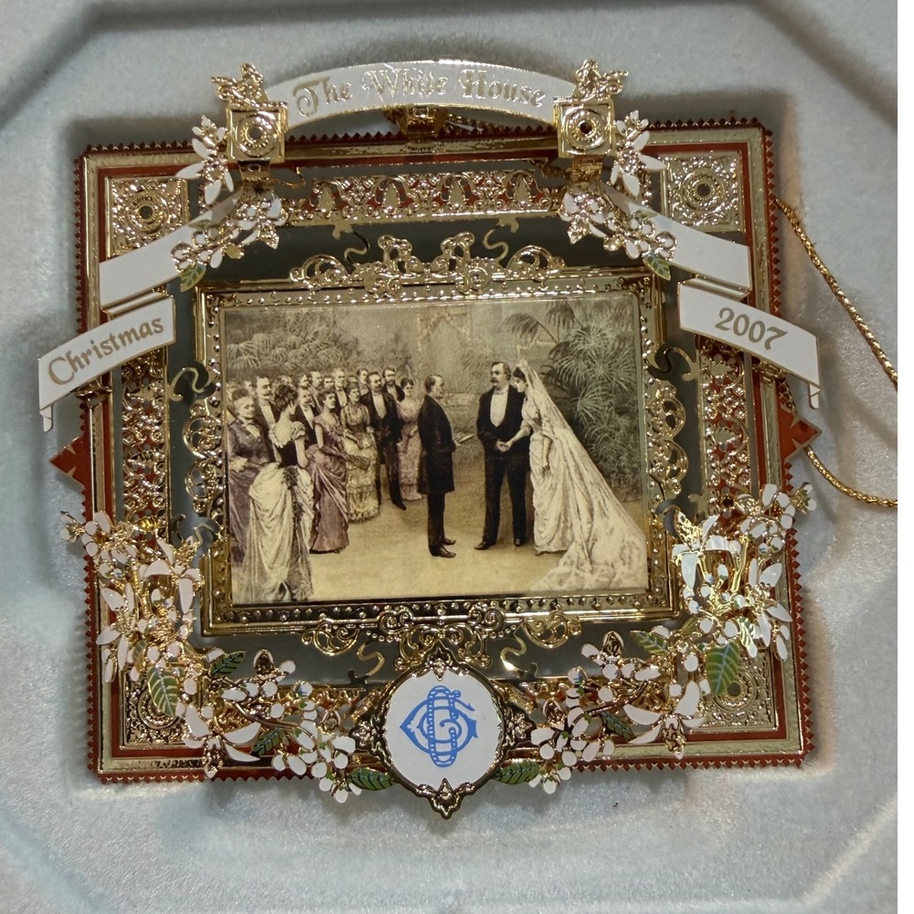 2007 White House Historical Association Christmas Ornament Cleveland Wedding